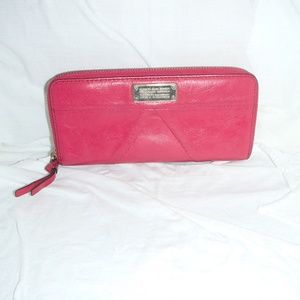 MARK JACOBS  DARK PINK LEATHER WALLET